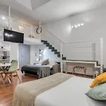 Atrhome - Canova Essential Apartament