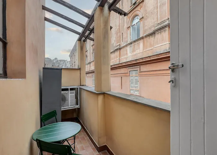 Atrhome - Canova Essential Apartment *